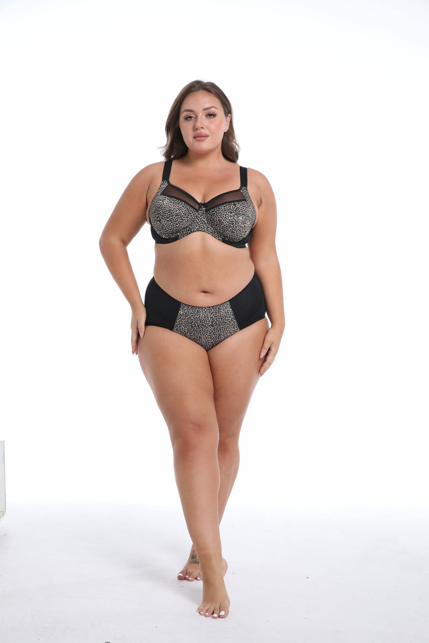 MissCurvaty Full Coverage Bra Comfort & Support. Three-Section Cup, Side Frame, Underwire Banded Stretch Lace Dd+ Bras ets